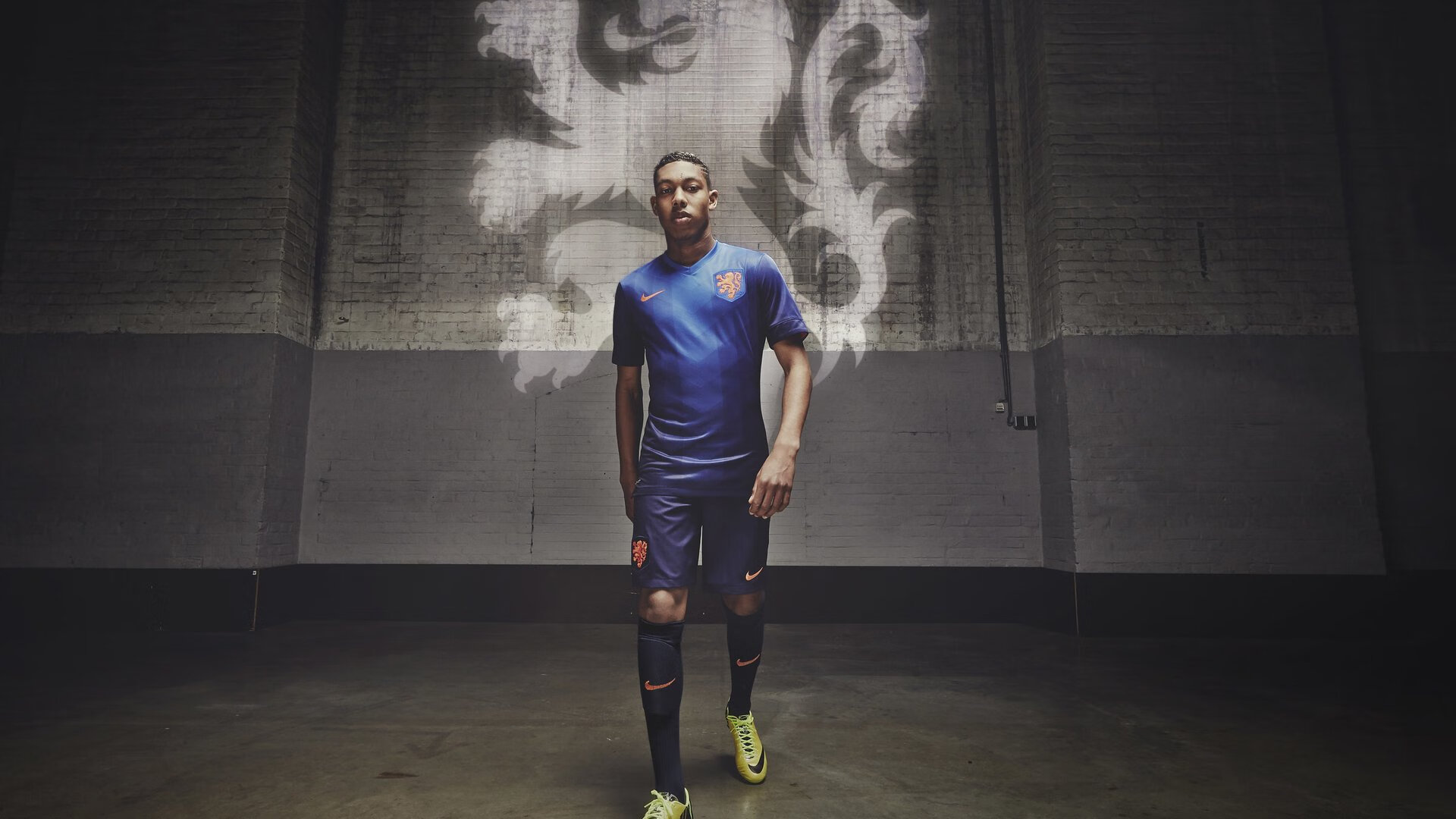 中国足球联赛提升赛事直播技术质量，中国足球联赛制度