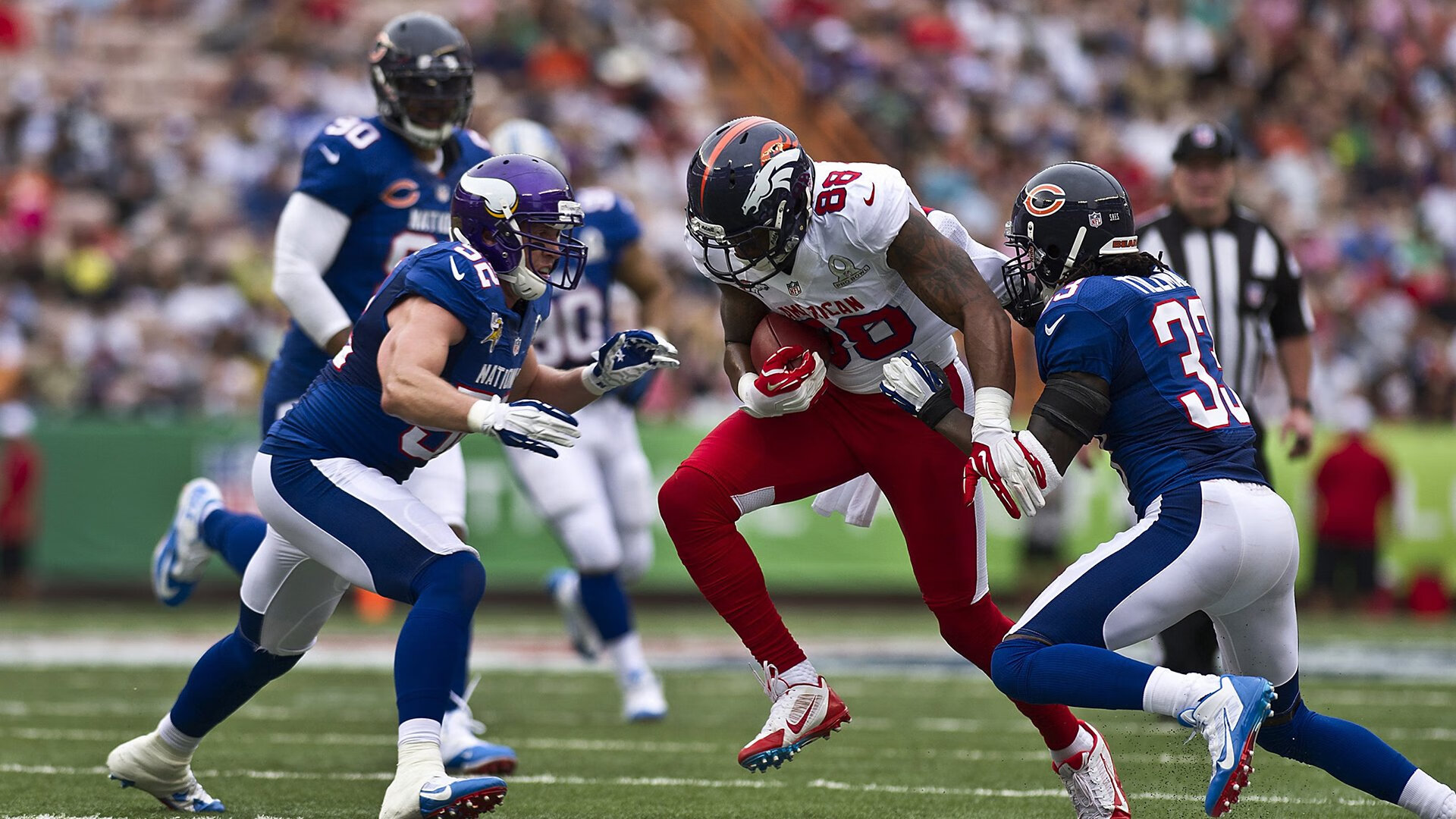 乐鱼体育官网登录-体育趣味挑战：运动员的疯狂特技动作合集